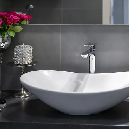 Modern And Spectacular 2-bedapartment In