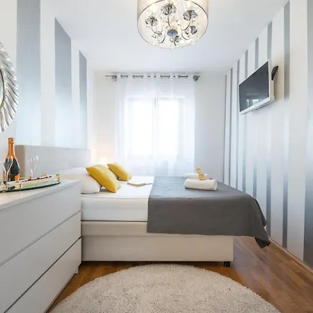 Modern And Spectacular 2-bedapartment In *