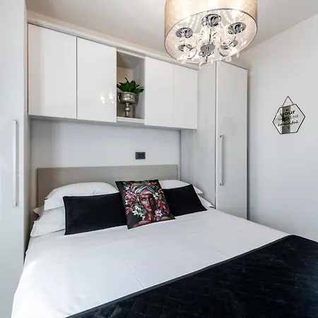 Apartment Modern And Spectacular 2-bedapartment In Cavtat
