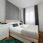 Modern And Spectacular 2-bedapartment In